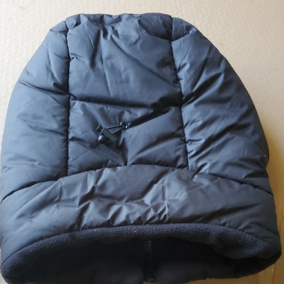 Solost Black Quilted Hat for Cold Weather - Picture 4 of 5